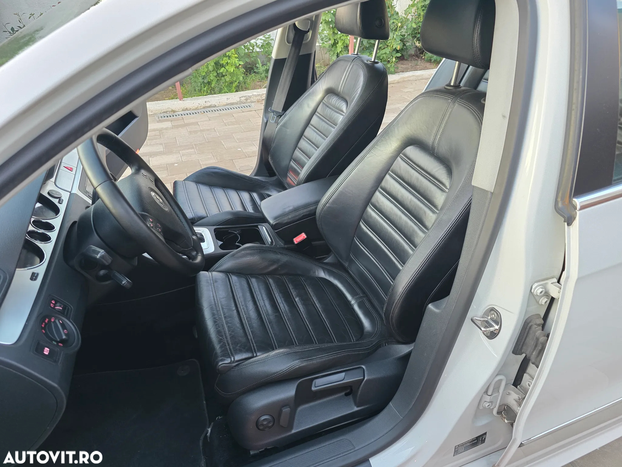 Volkswagen Passat - 13