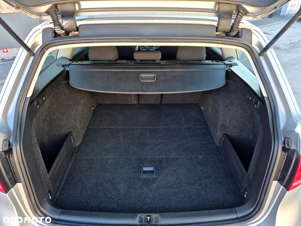 Volkswagen Passat 1.6 TDI BlueMotion Technology Comfortline - 30