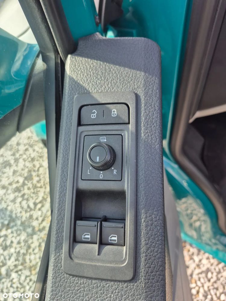 Volkswagen Caravelle - 31