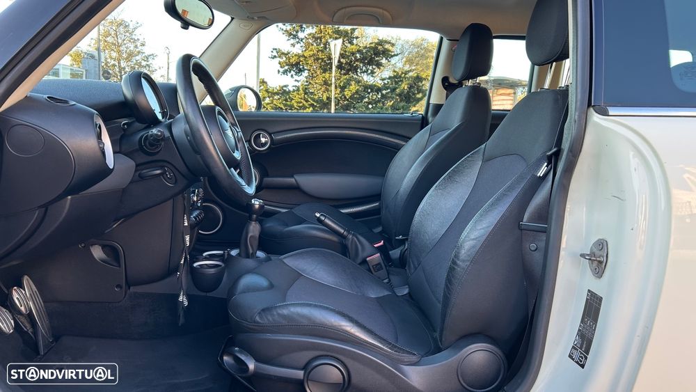 MINI Clubman Cooper SD - 14