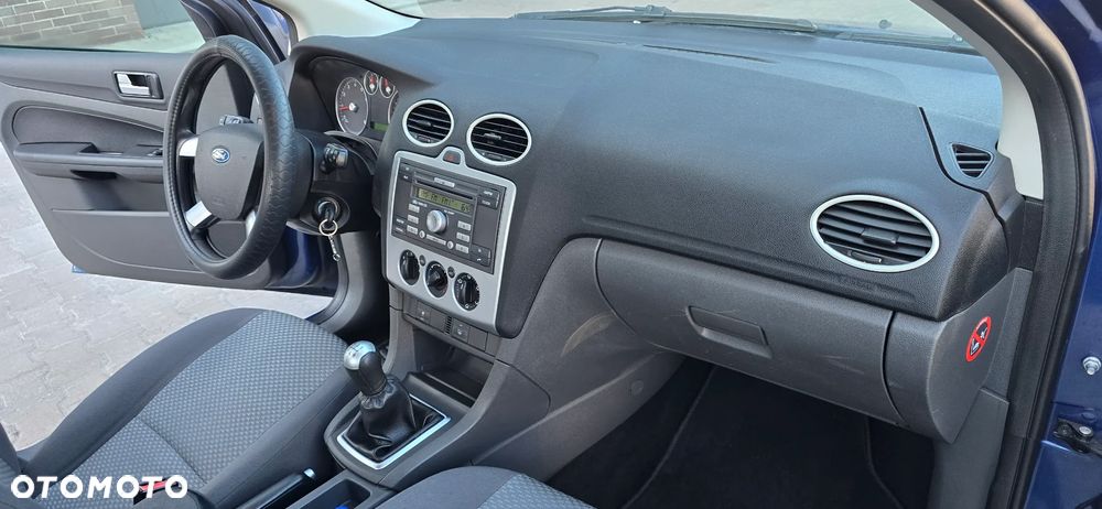Ford Focus 1.6 16V Sport - 10