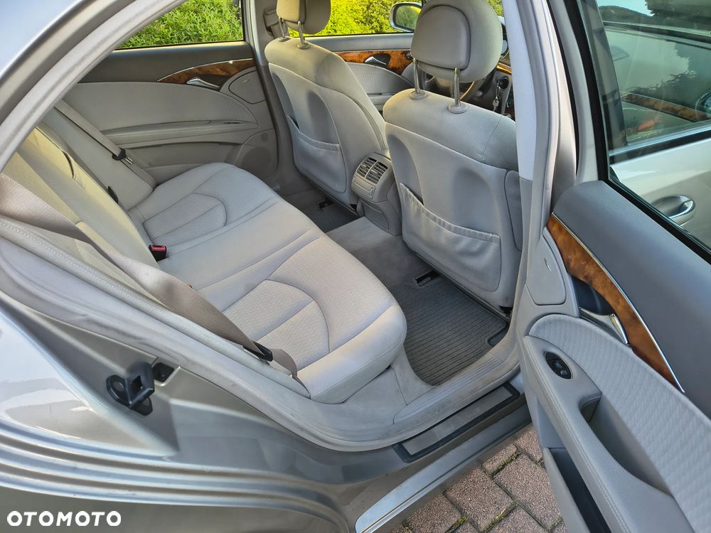 Mercedes-Benz Klasa E 200 Kompressor Elegance Sport Edition - 4