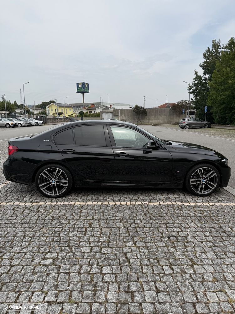 BMW 330 e iPerformance Pack M Shadow — fotografia 4