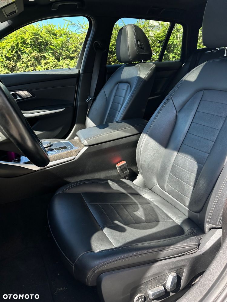 BMW Seria 3 320d Edition Luxury Line Purity - 13