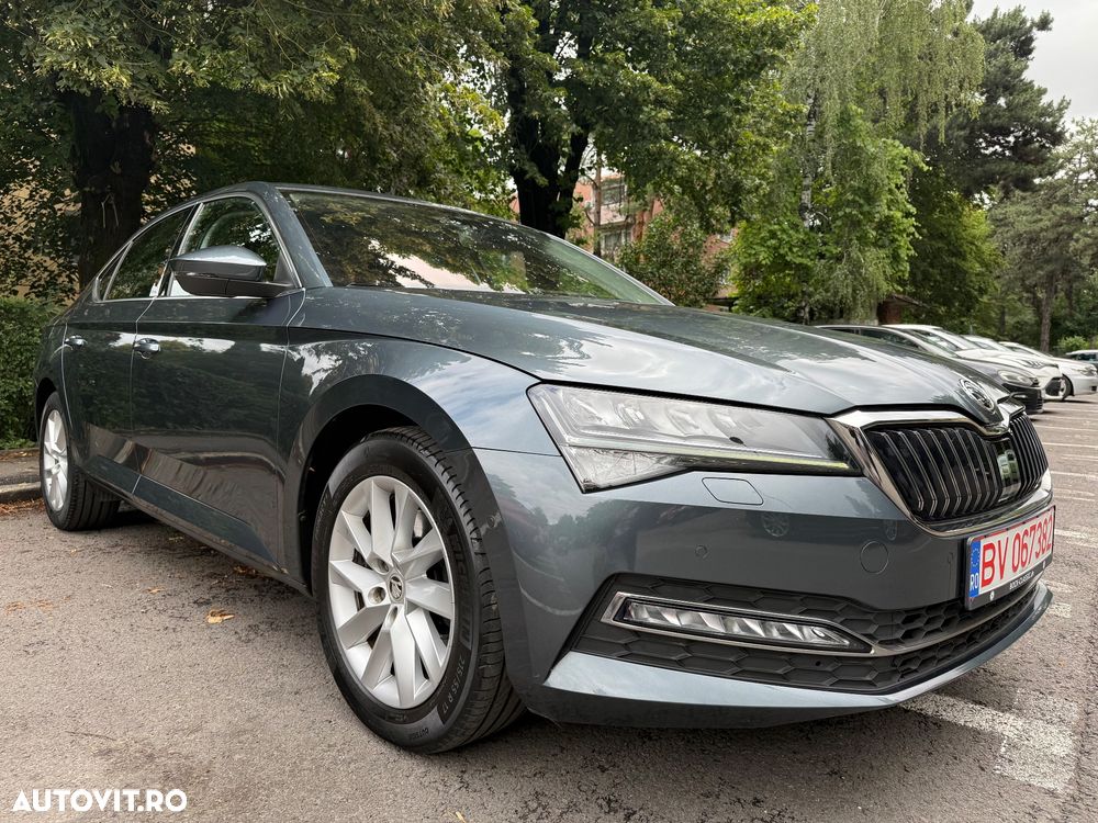 Skoda Superb 2.0 TDI DSG Ambition - 1