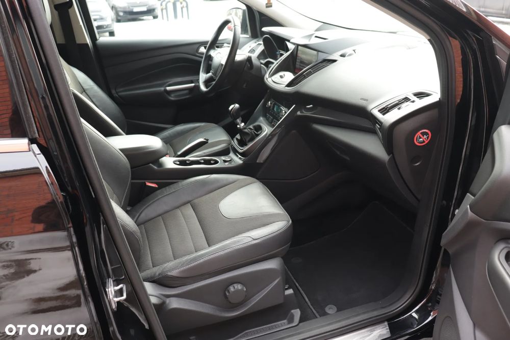 Ford Kuga 2.0 TDCi 2x4 Titanium - 33