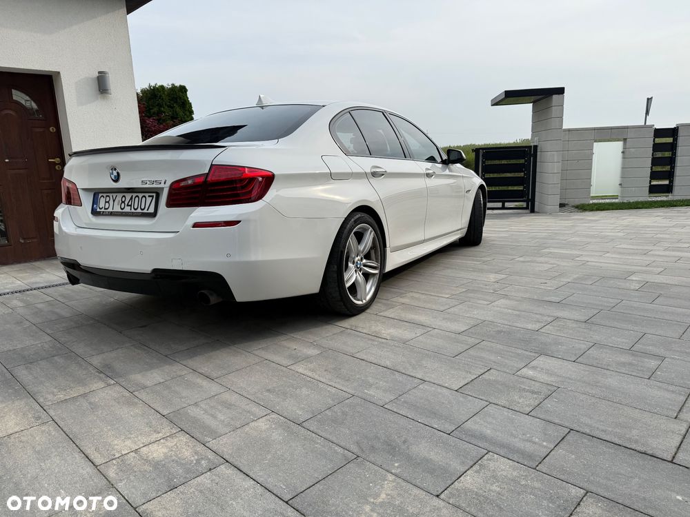 BMW Seria 5 535i Sport-Aut - 12