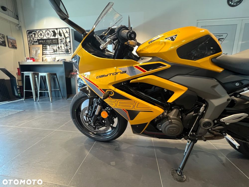 Triumph Daytona - 14