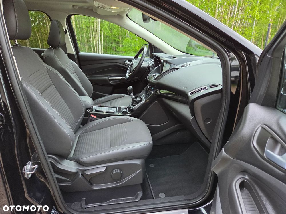 Ford Kuga 1.5 EcoBoost 2x4 Titanium - 22
