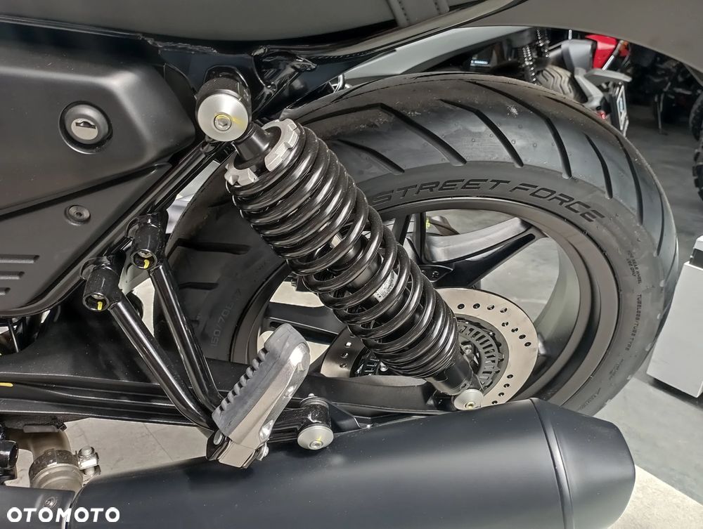 Moto Guzzi V7 - 17