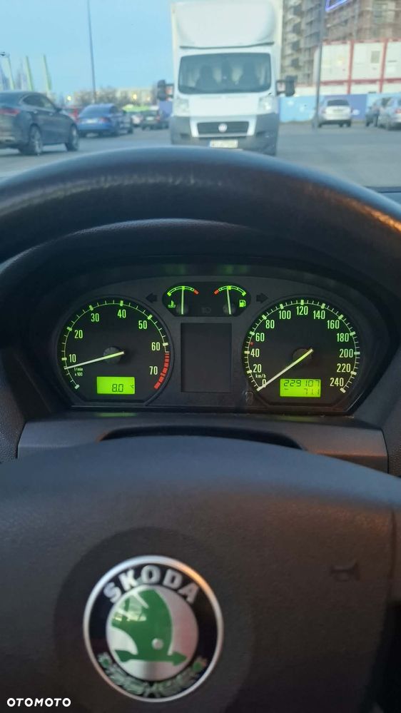 Skoda Fabia 1.4 16V Elegance - 14