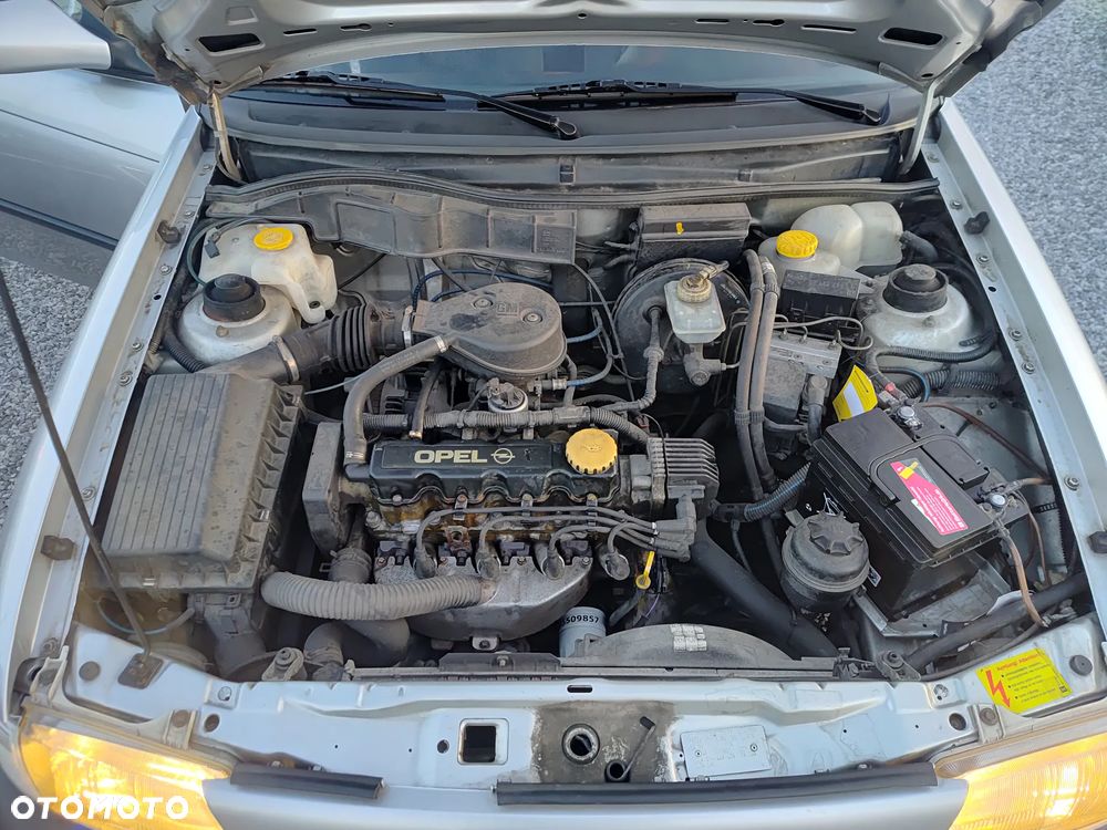 Opel Astra 1.6 - 33