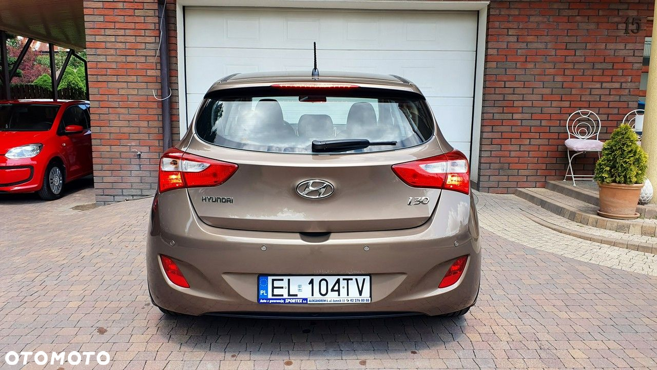 Hyundai i30 1.4 Classic + - 9