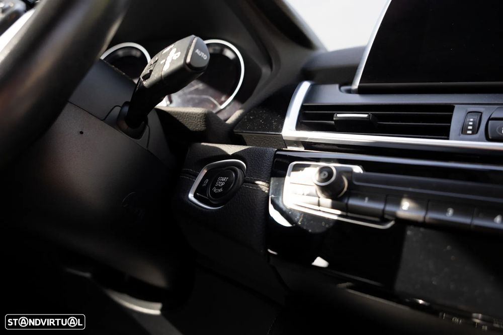 BMW 216 Active Tourer d Line Luxury - 29