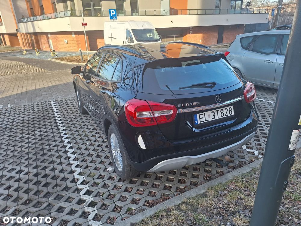 Mercedes-Benz GLA 180 - 2