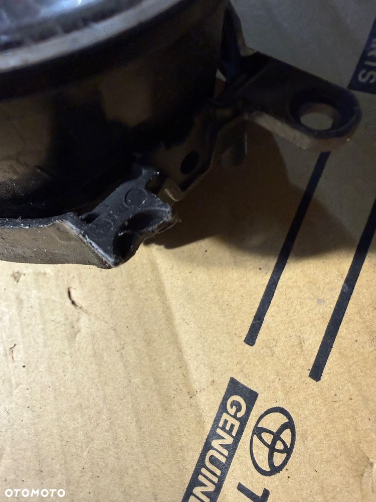 Lampa przeciwmgielna prawa Lexus RX450h 09-15r. - 2