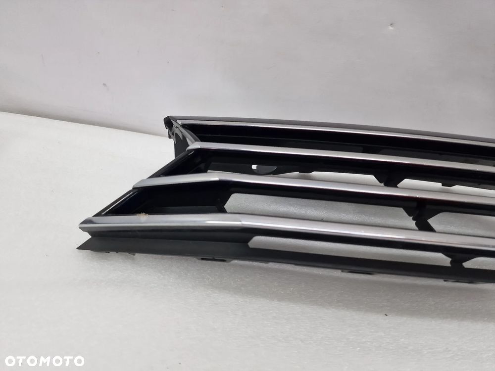 VW PASSAT B8 3G0 15-  ATRAPA / GRILL PRZEDNI PRZÓD NA WĄSKĄ GÓRNĄ LISTWĘ / CHROM , NR 3G0853651 / 3G0853651A / 3G0853653 , NR AUKCJI GL263 - 10