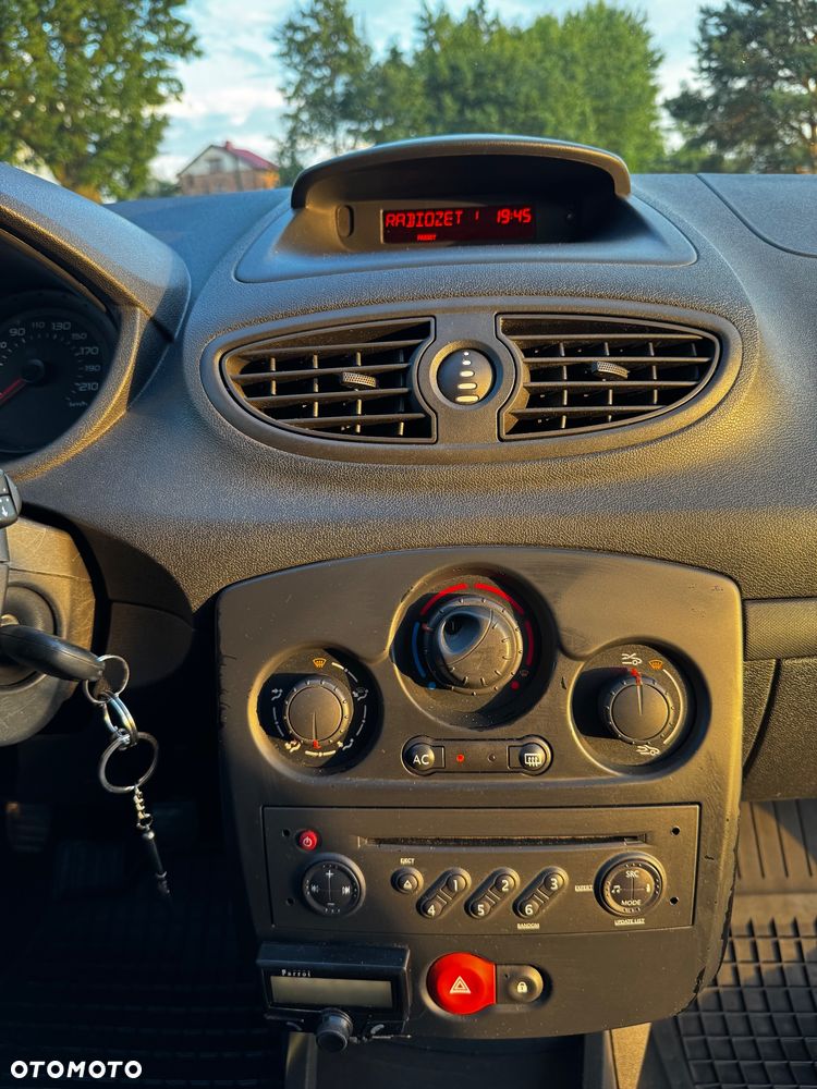 Renault Clio 1.2 16V Dynamique - 11