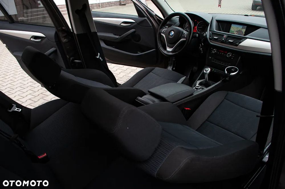 BMW X1 sDrive18i - 16