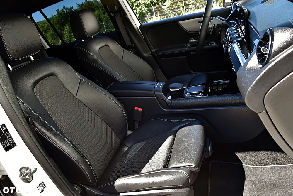 Mercedes-Benz GLB 200 7G-DCT - 19