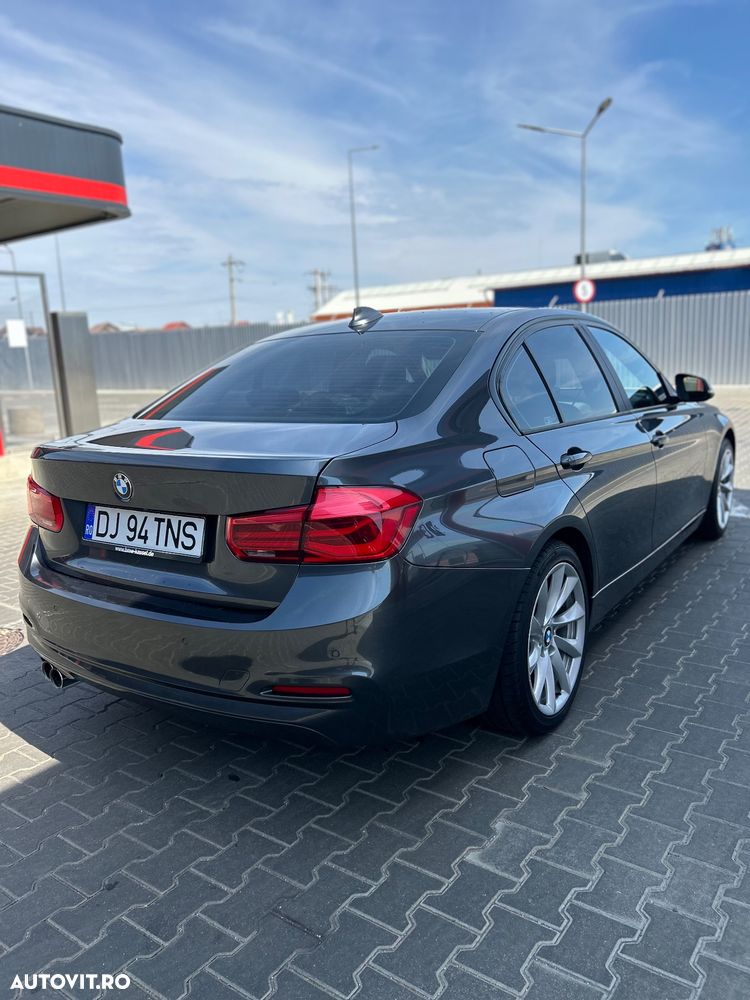 BMW Seria 3 320d Touring Aut. Sport Line - 4