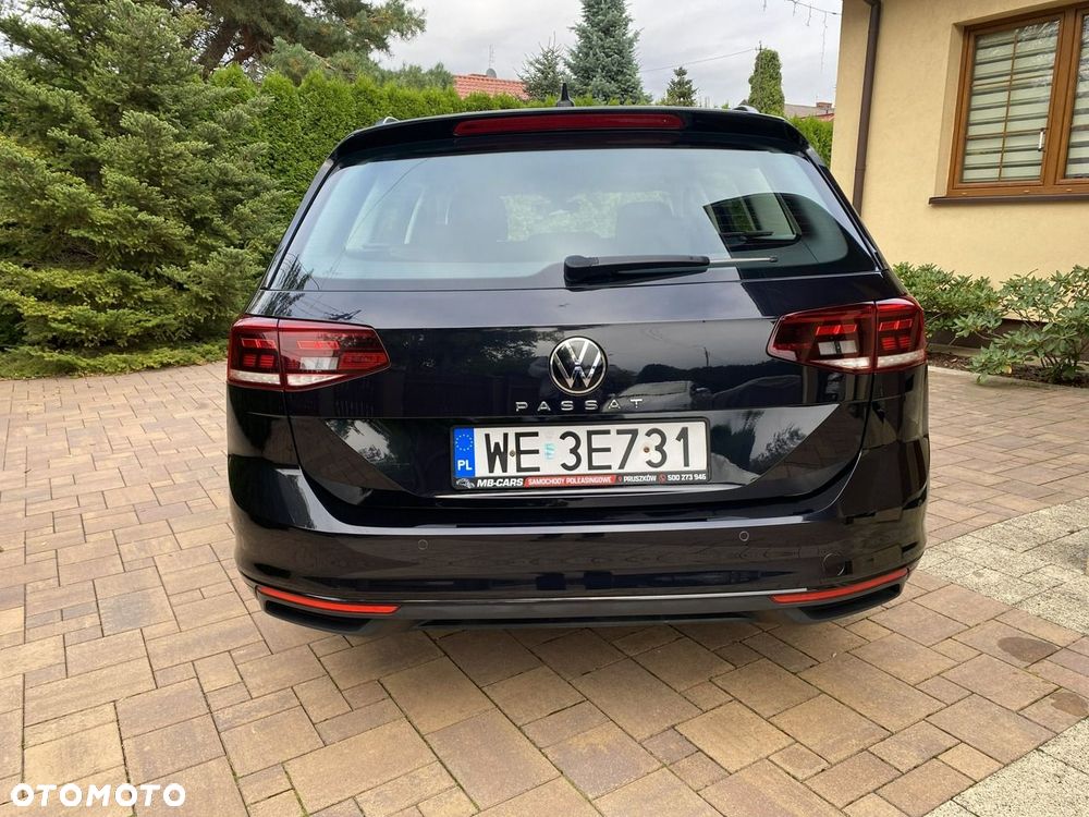 Volkswagen Passat - 12