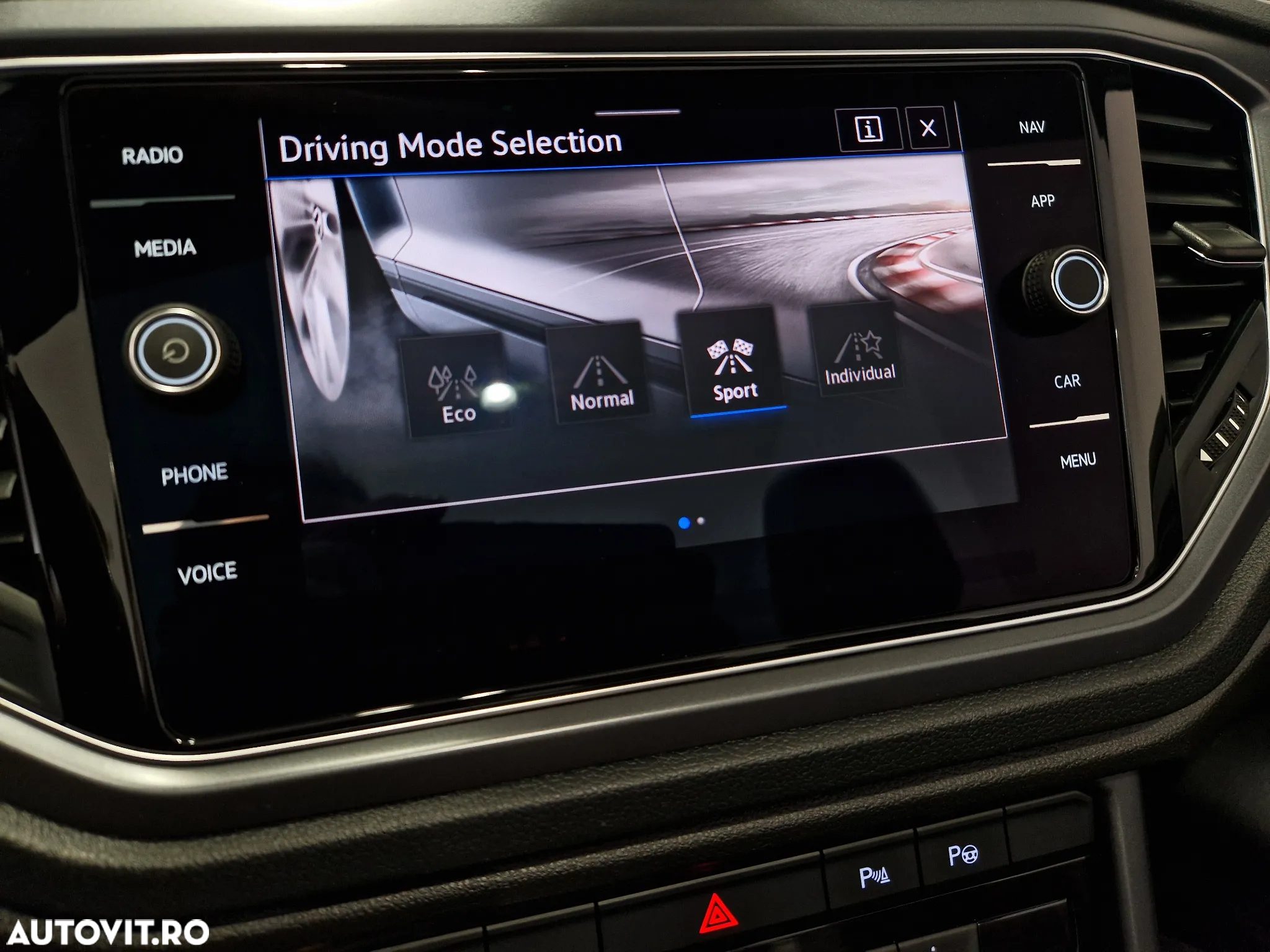Volkswagen T-ROC Cabriolet 1.5 TSI OPF DSG R-Line - 21