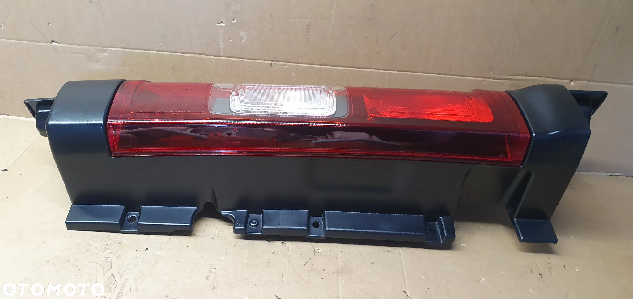 Lampa prawy tył tylna prawa Renault Trafic III Vivaro B - 7