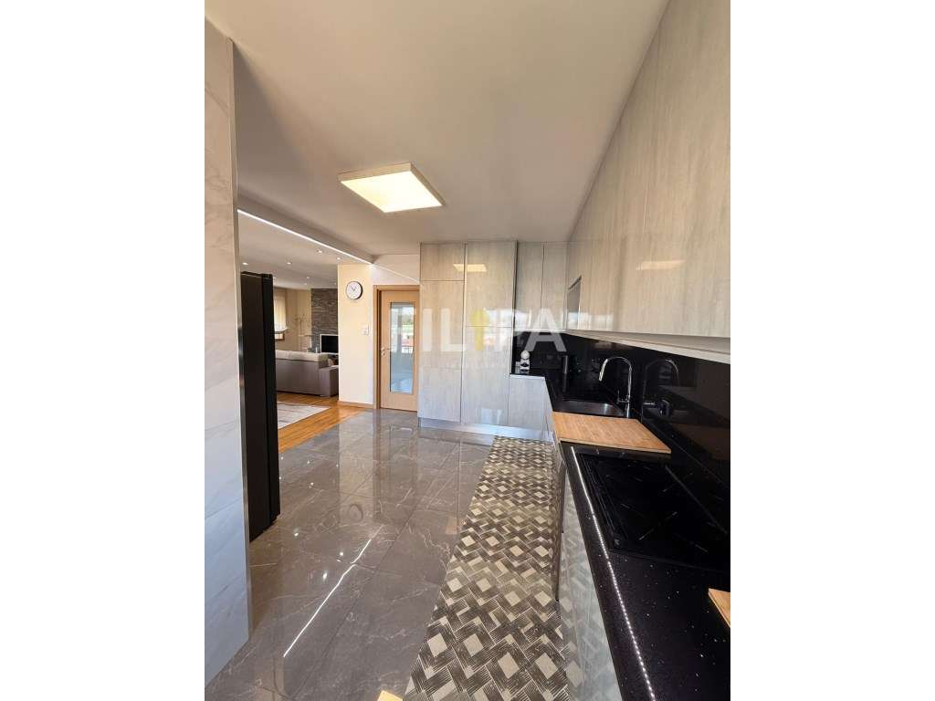 T3 no Centro de Valongo | Remodelação Integral | 2 Garagens | Pront... - Grande imagem: 3/35
