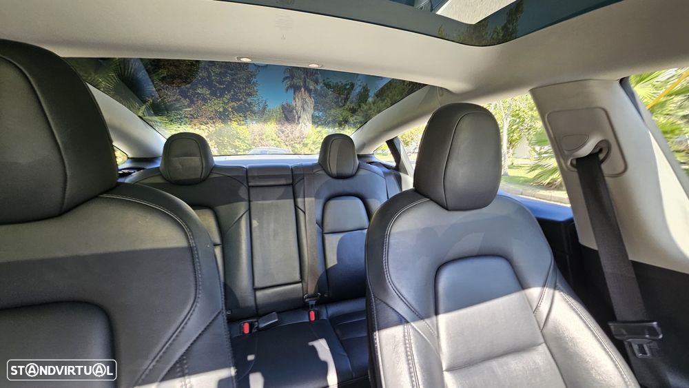 Tesla Model 3 - 6