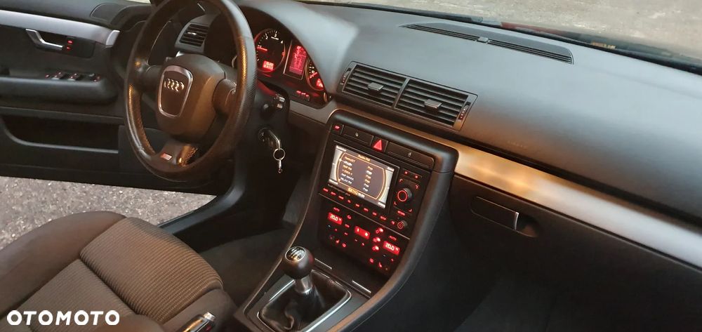 Audi A4 Avant 2.0 TDI DPF - 24