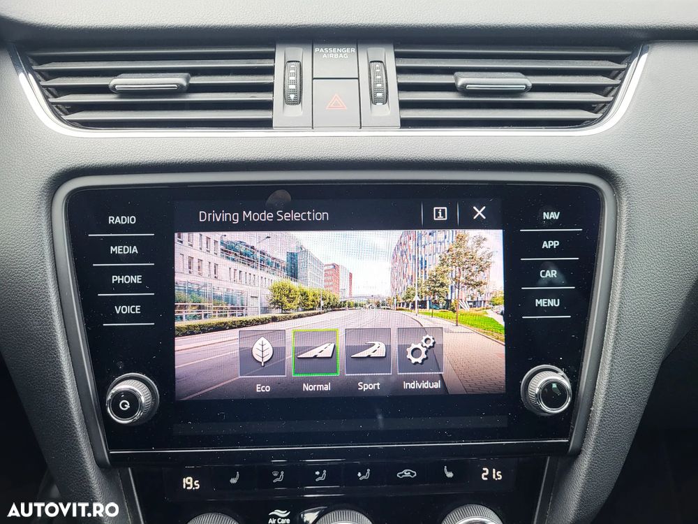 Skoda Octavia 2.0 TSI DSG RS - 29