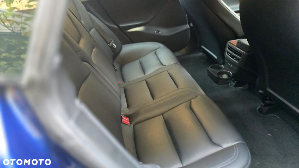 Tesla Model S - 26