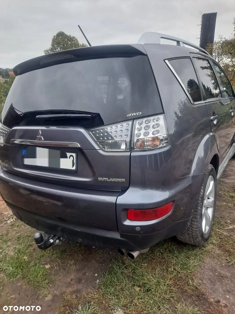 Mitsubishi Outlander - 16