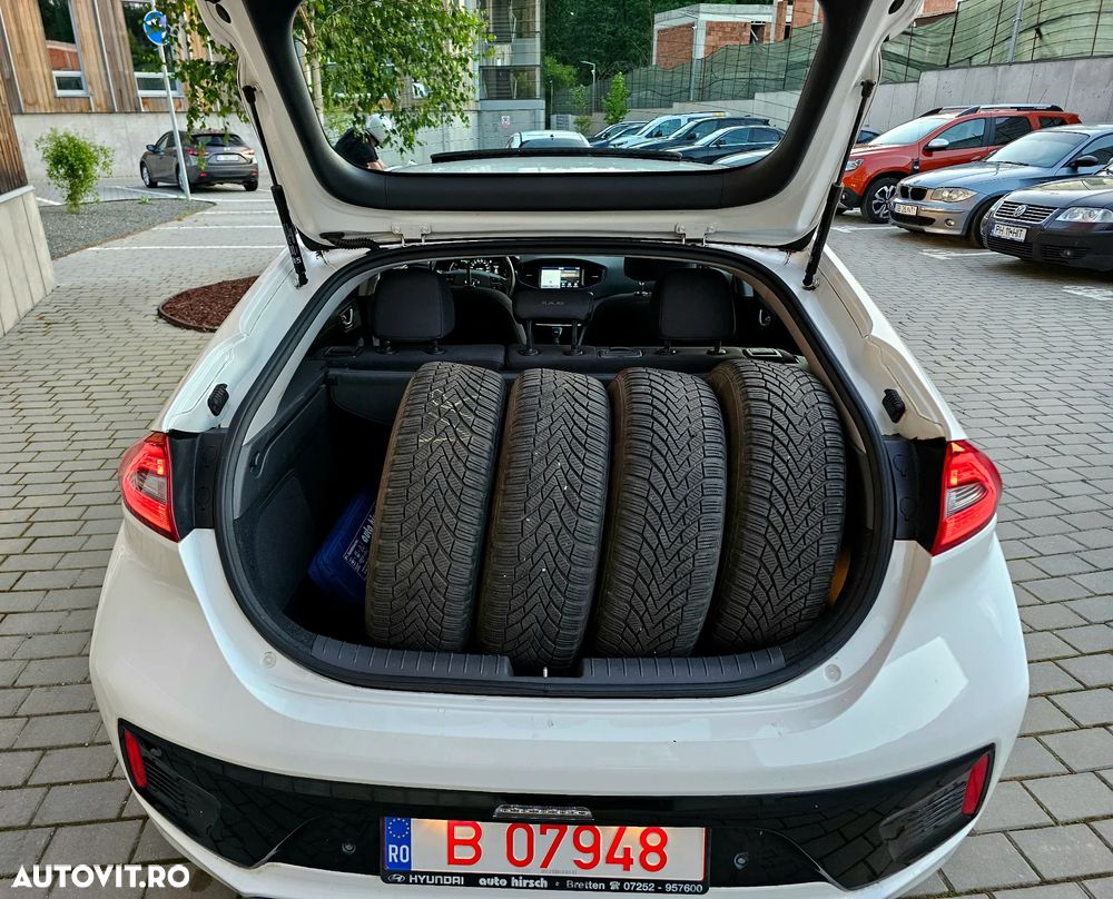 Hyundai IONIQ - 17