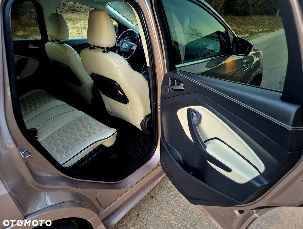 Ford Kuga 2.0 TDCi 4x4 Vignale - 27