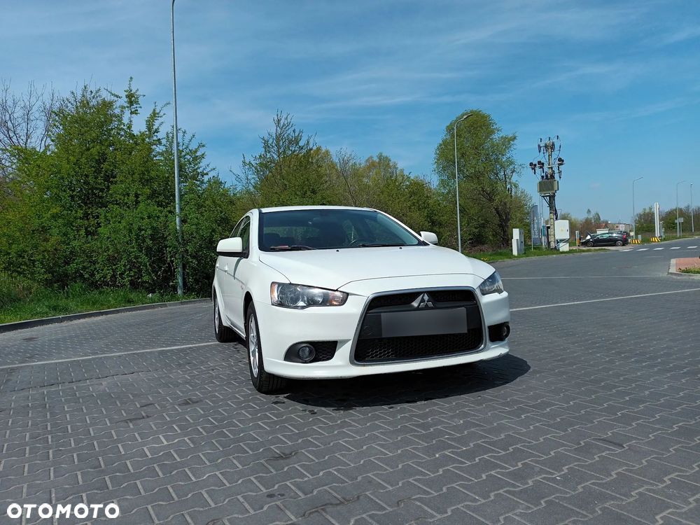 Mitsubishi Lancer 1.6 Invite - 2