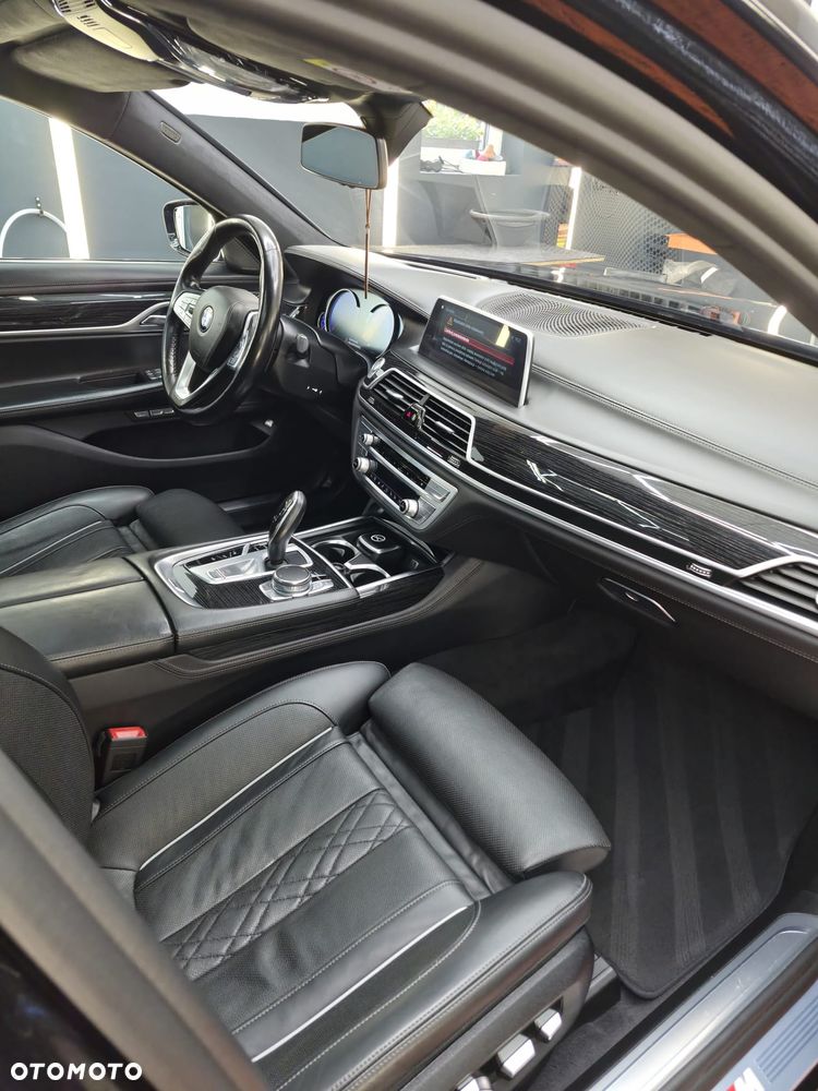BMW Seria 7 750Li xDrive - 6