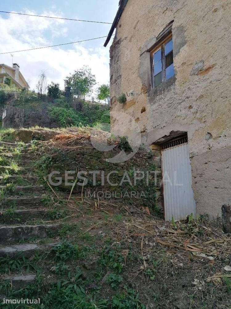 Moradia para Reabilitação com Terreno ( 976m2 )| Lorvão | Penacova - Grande imagem: 3/14