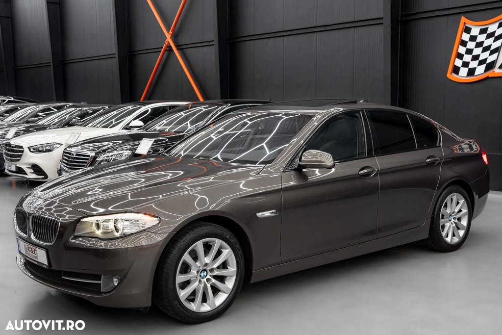 BMW Seria 5 520d - 25