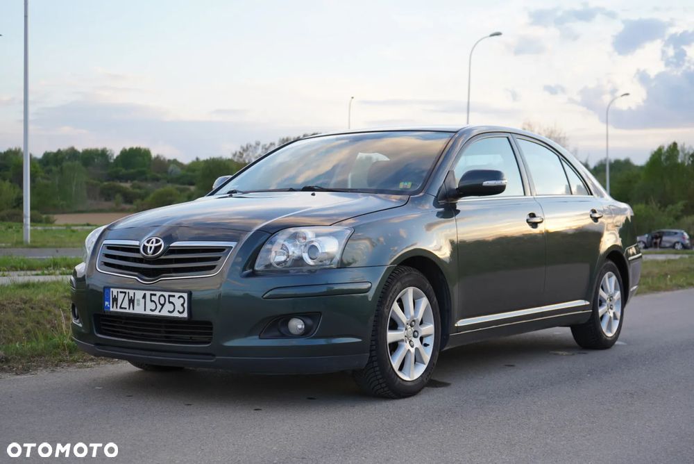 Toyota Avensis 2.0 D-4D Sol Premium - 1