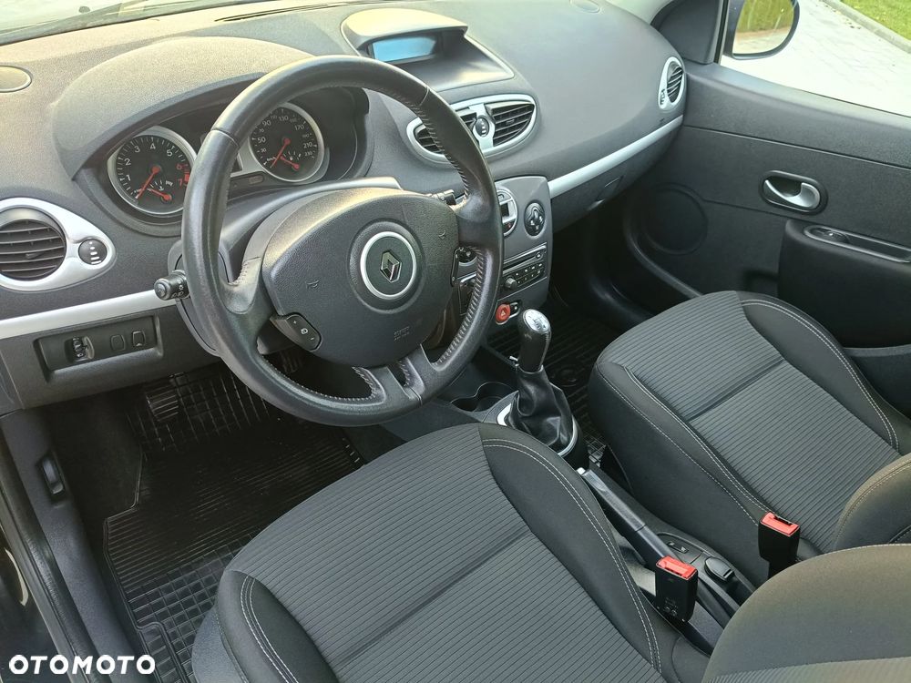 Renault Clio - 16