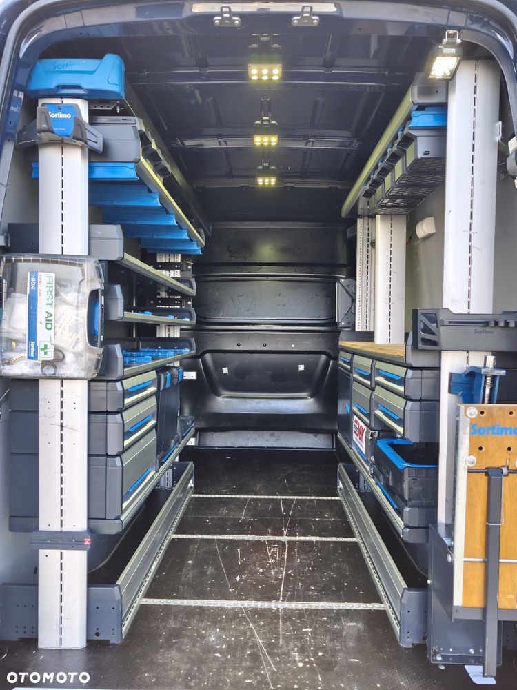 Mercedes-Benz Sprinter - 14