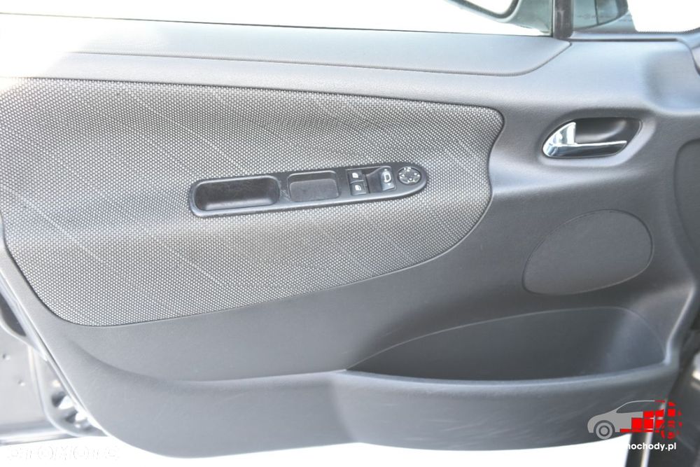 Peugeot 207 - 13