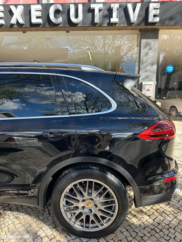 Porsche Cayenne Platinum Edition - 3