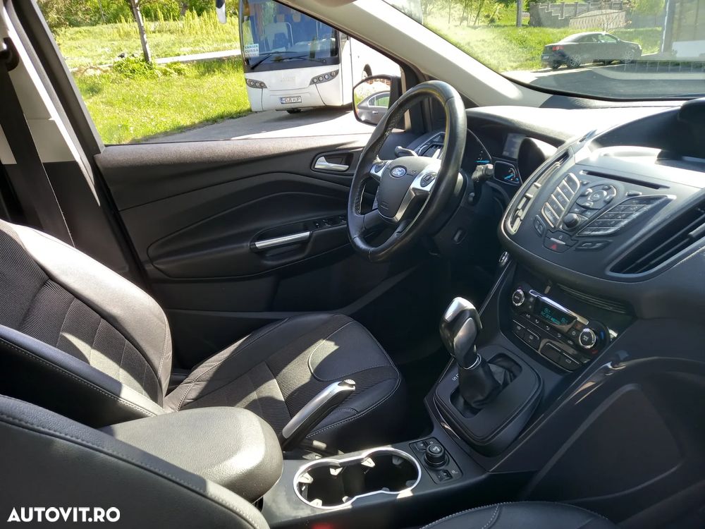 Ford Kuga 2.0 TDCi 4x4 Aut. Titanium - 6