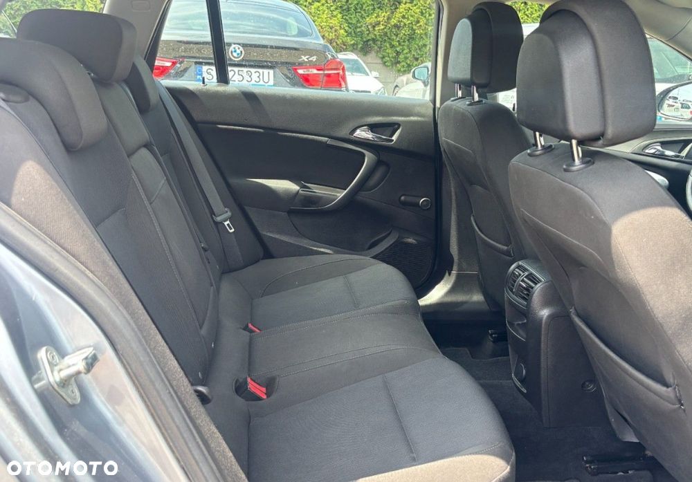 Opel Insignia - 12