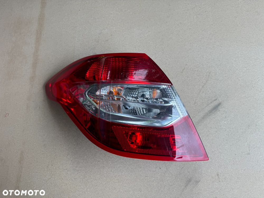 Lampa tylna lewa Citroen C4 II B7 HB 9687312180 - 1