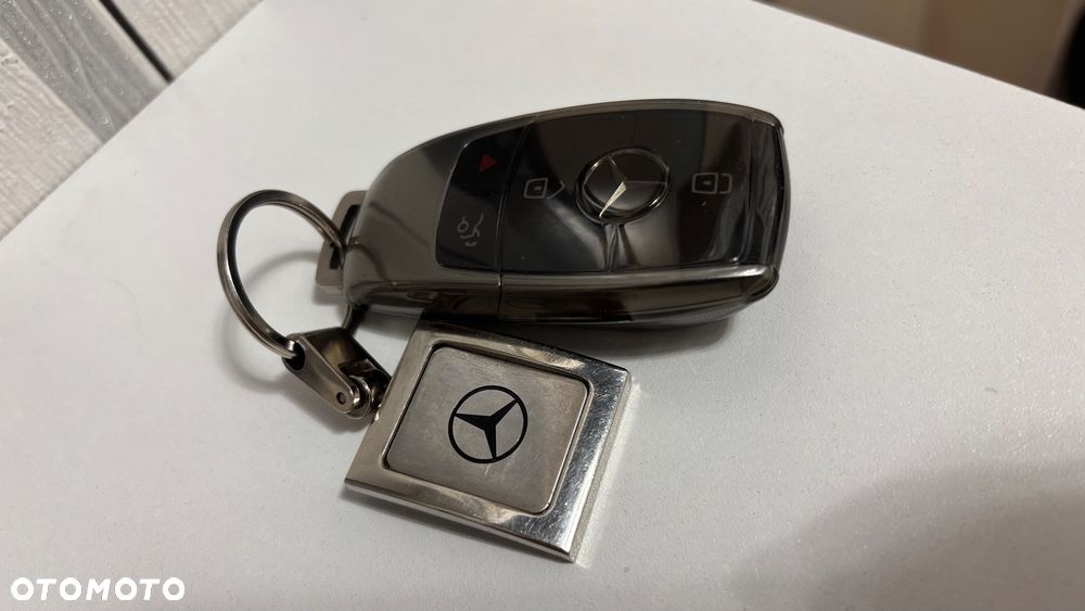 Mercedes-Benz GLB - 24