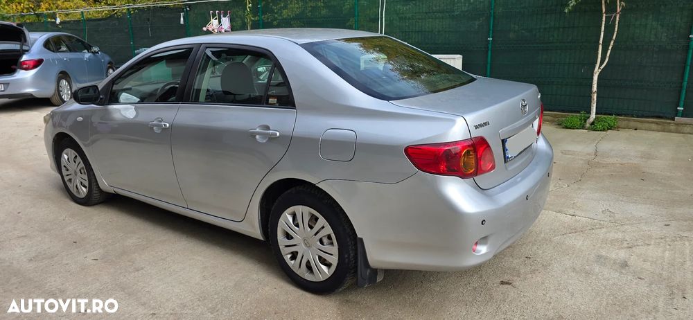 Toyota Corolla 2.0 D-4D DPF Sol - 3